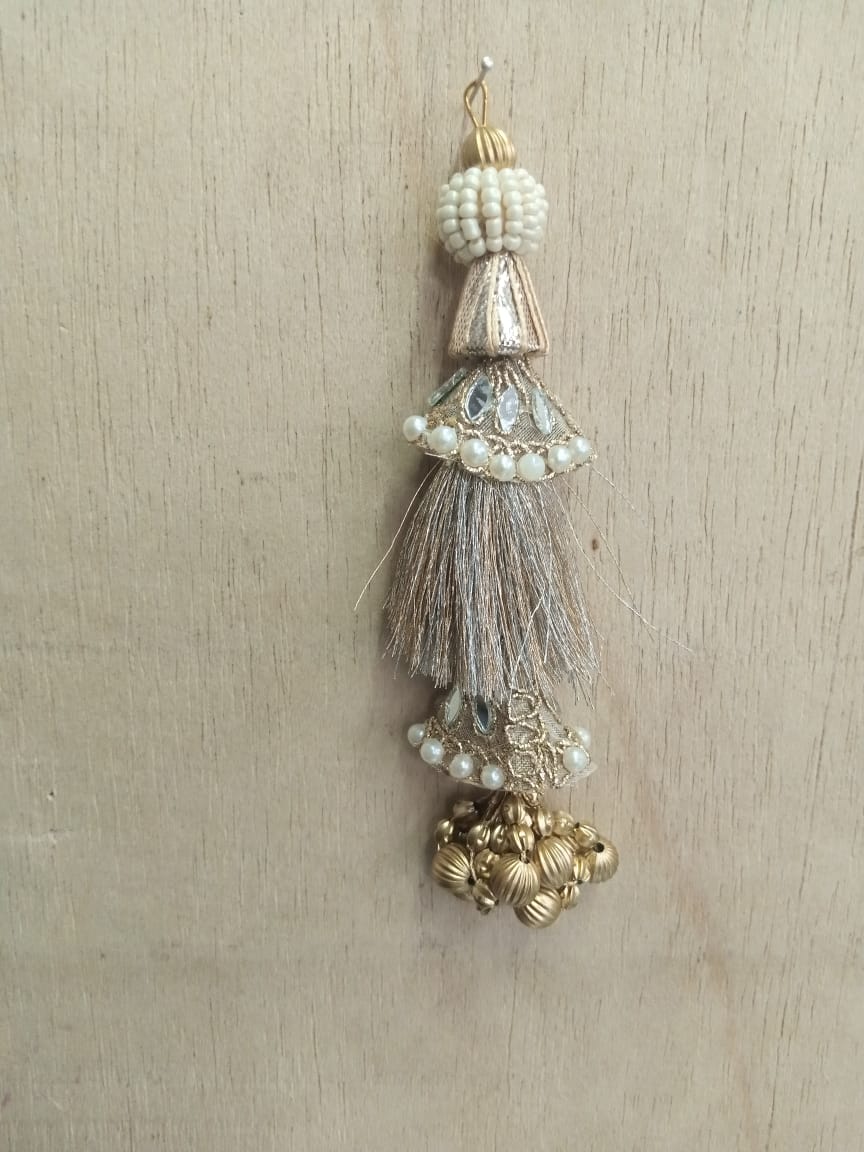 T000648-3 - Fancy Tassels