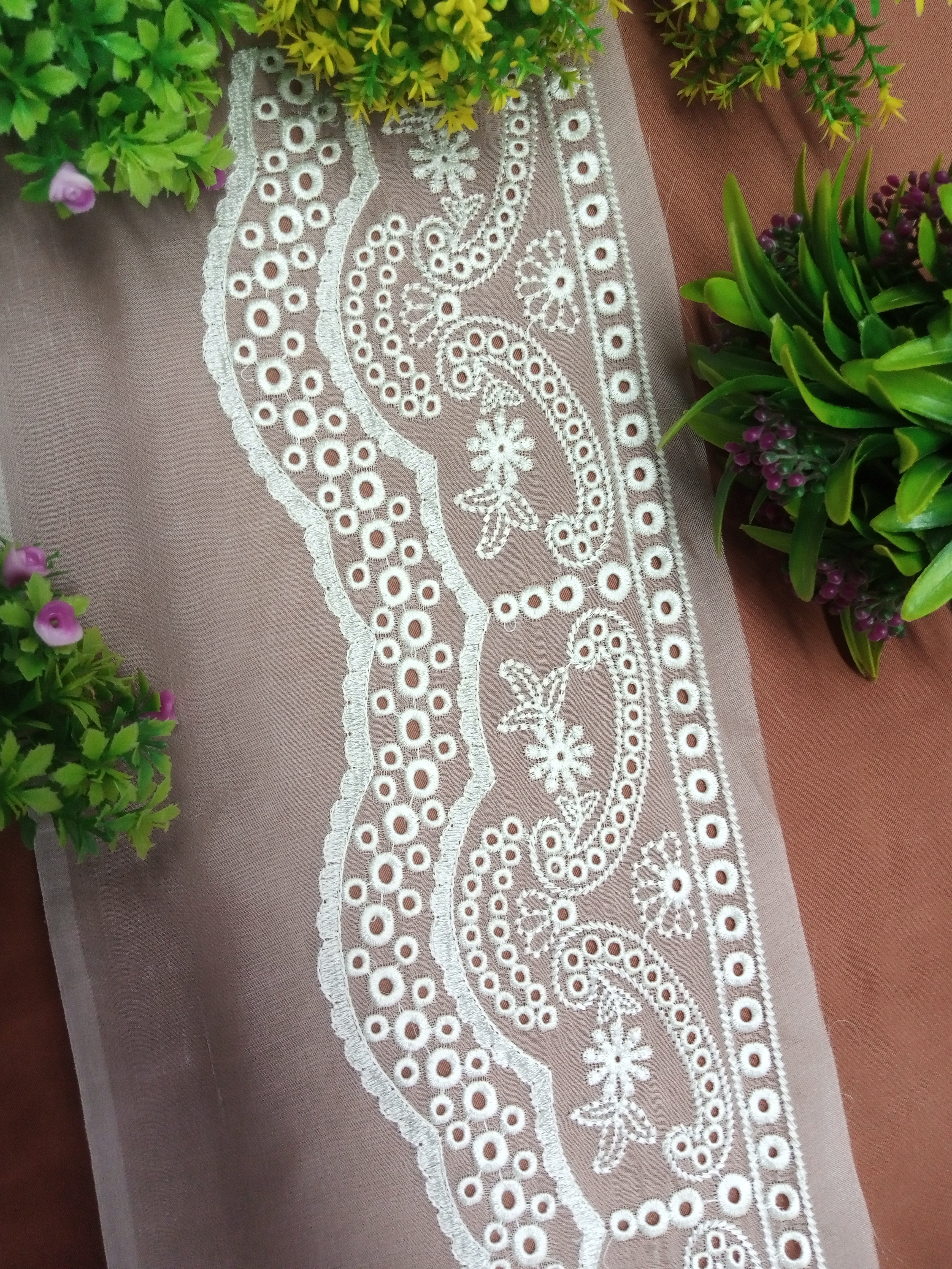 BD00402 - Pure Organza Cutwork Border