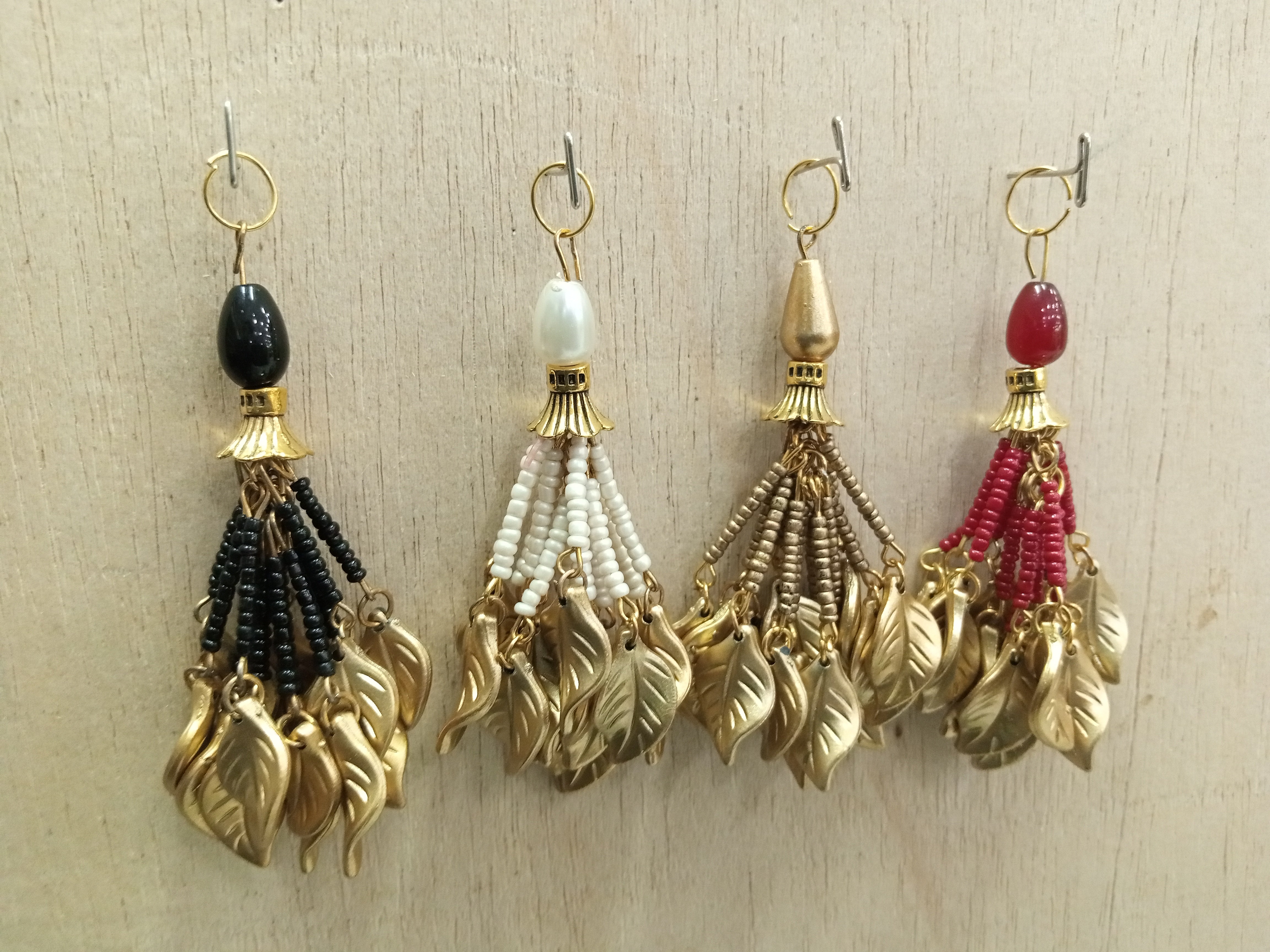 T000249 - Fancy Tassels