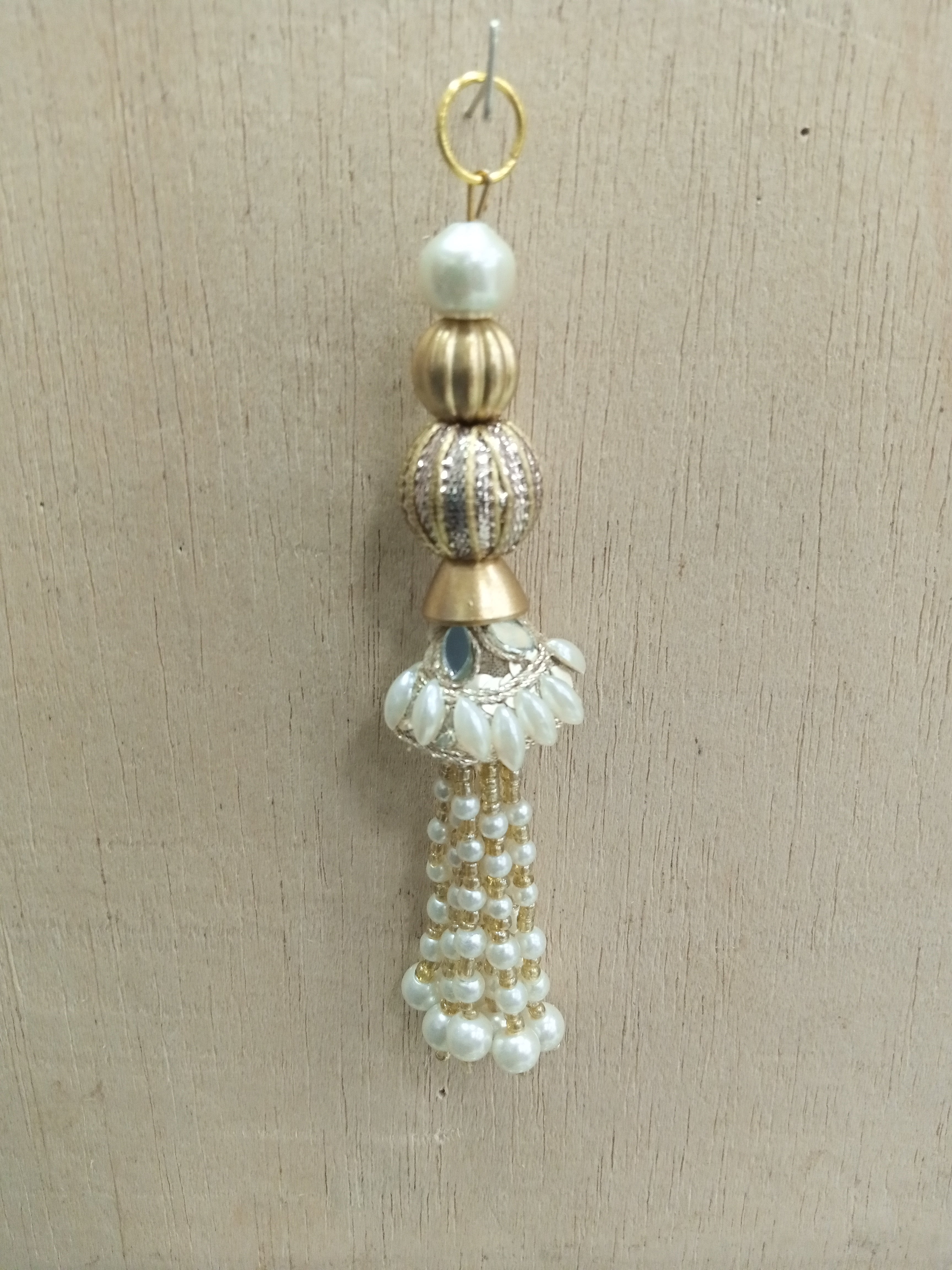 T000637 - Fancy Tassels