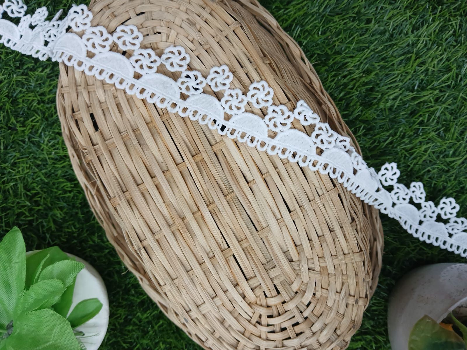 16349-Milky LACE