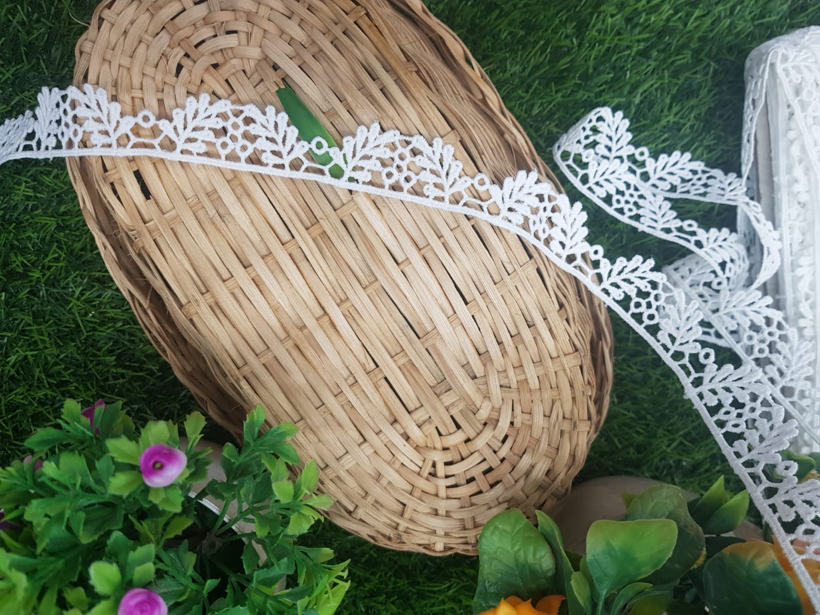 16755-Milky LACE