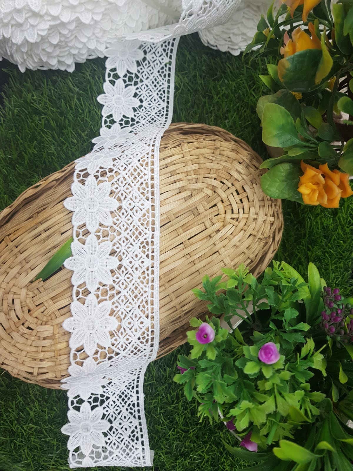 16705-Milky LACE