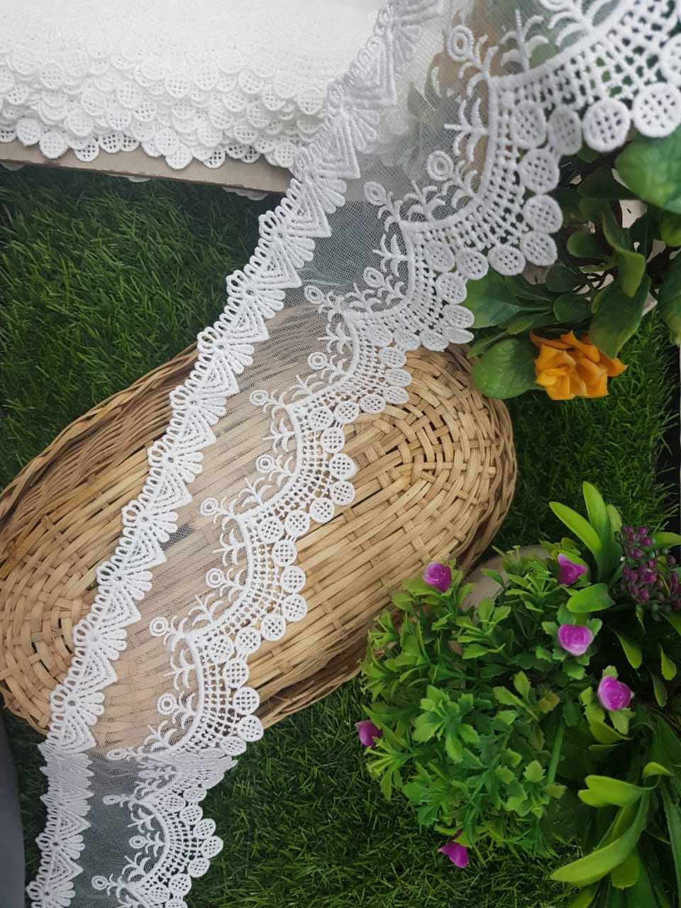 16761-Milky LACE