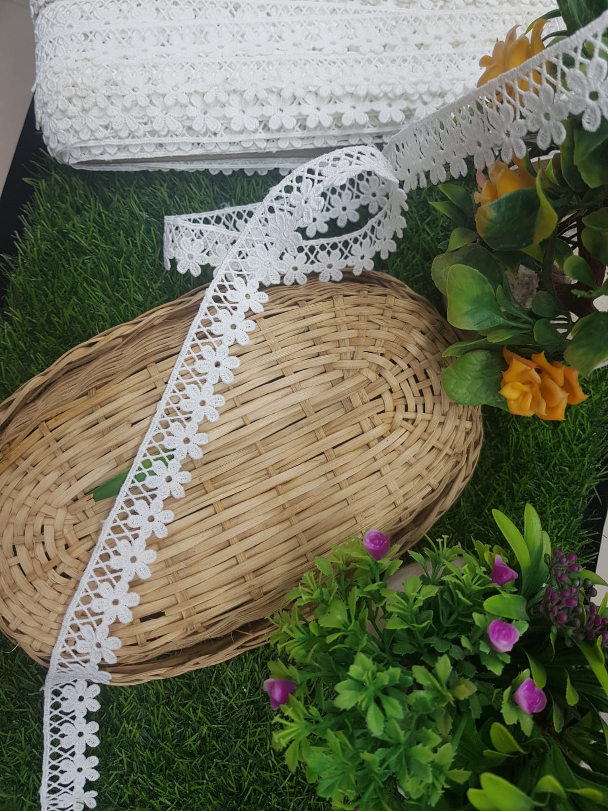 16756-Milky LACE