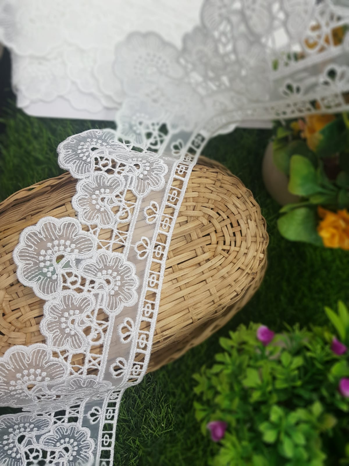 16508-Milky LACE