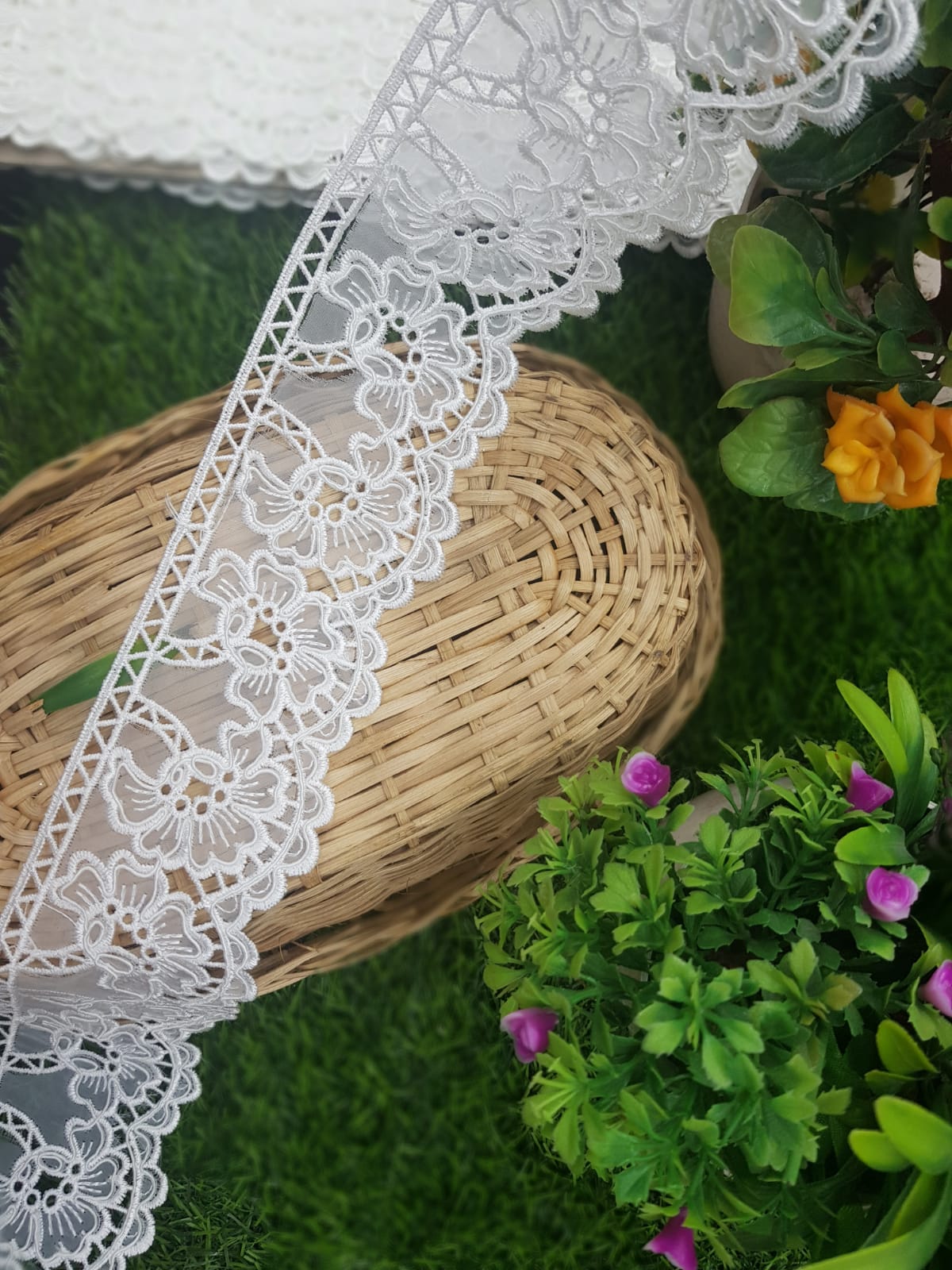 16507-Milky LACE