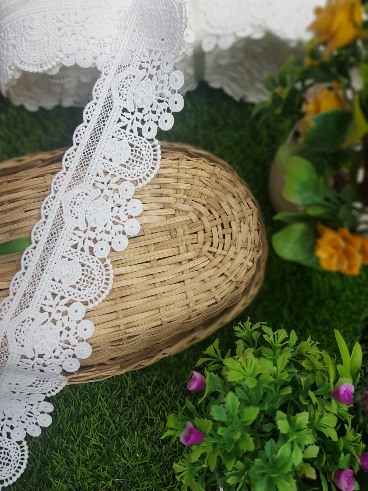 16702-Milky LACE