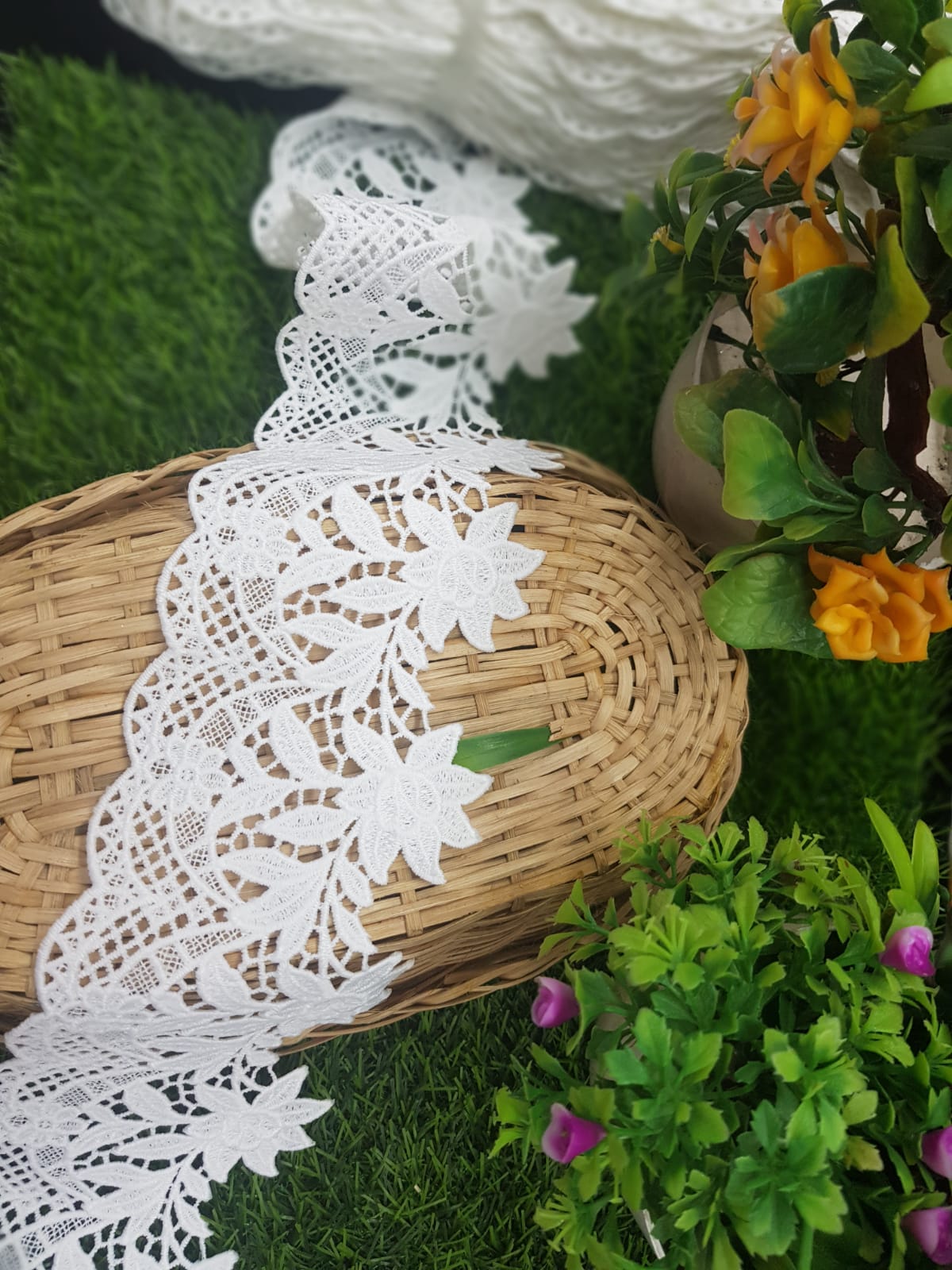 16706-Milky LACE