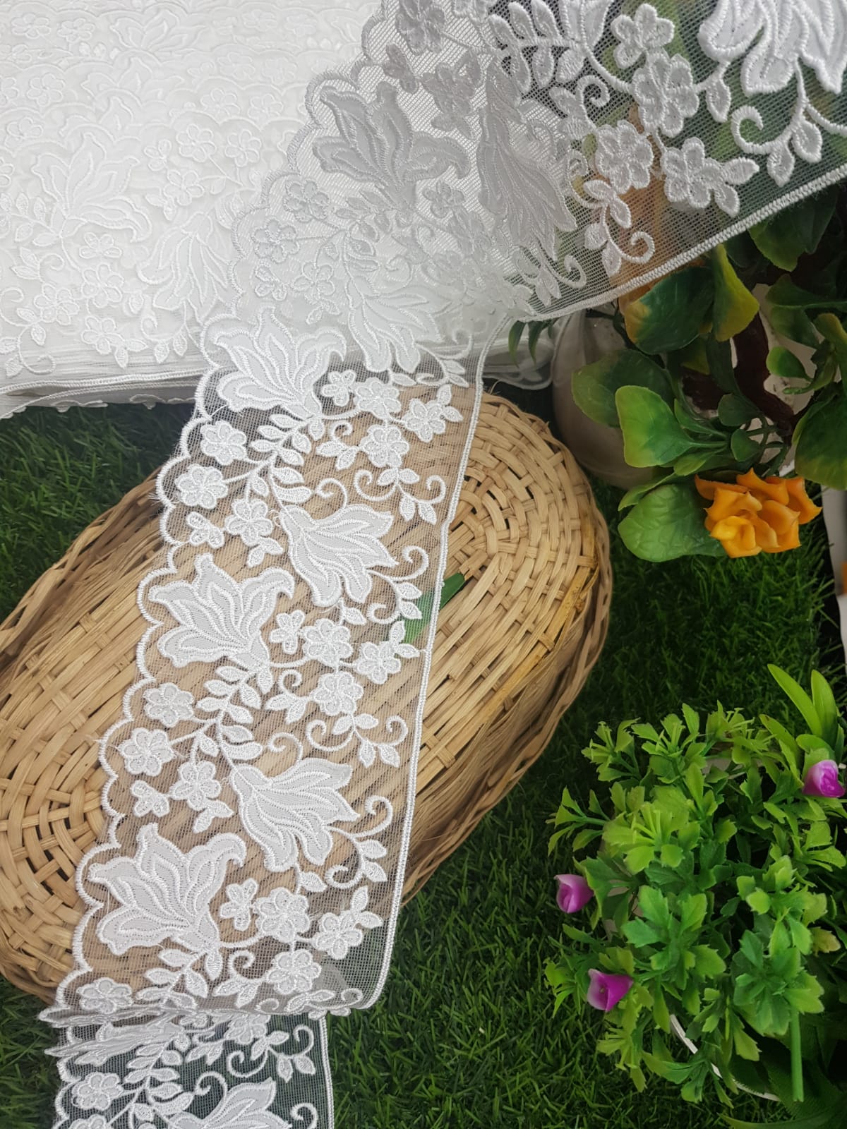 16509-Milky LACE
