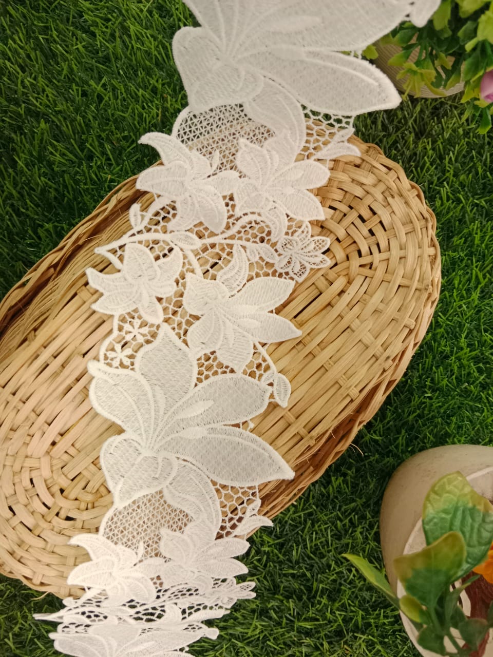 16003-Milky LACE