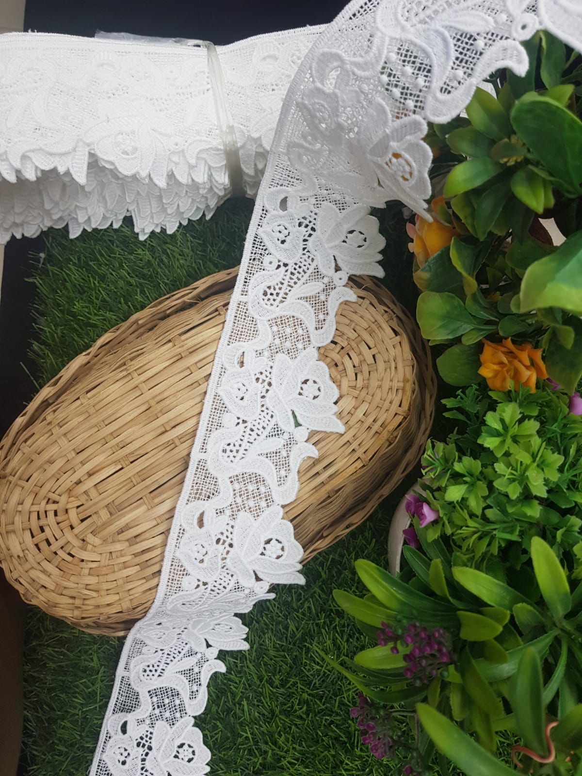 16707-Milky LACE