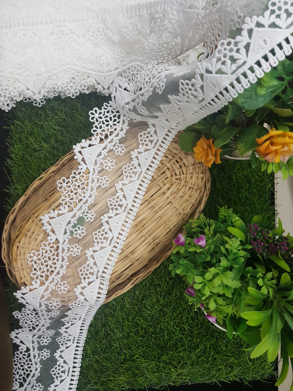 16765-Milky LACE