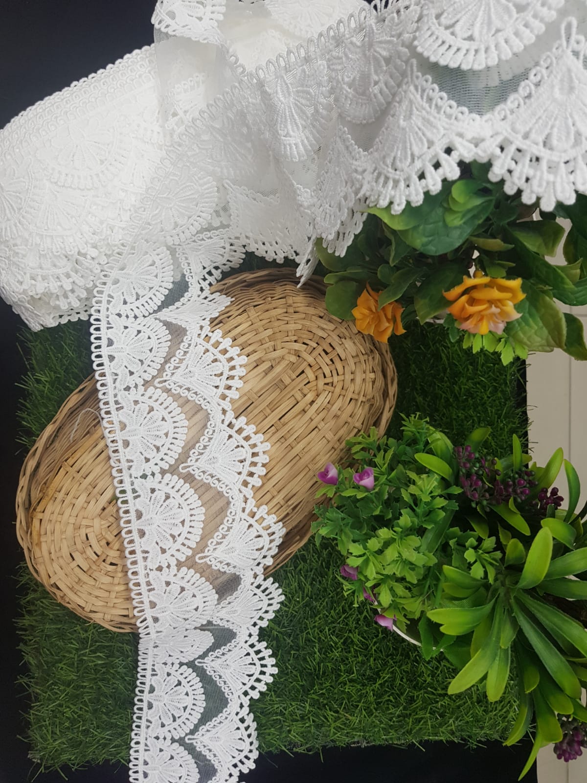 16763-Milky LACE