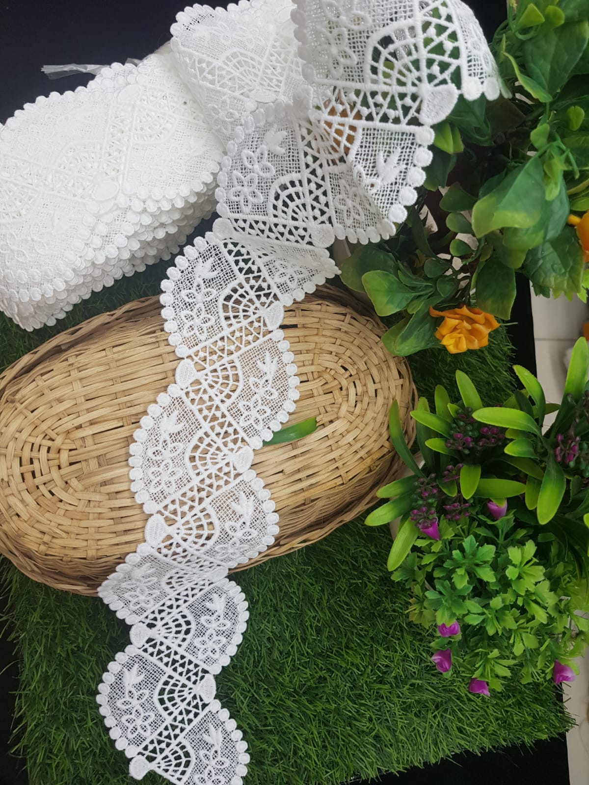 16713-Milky LACE