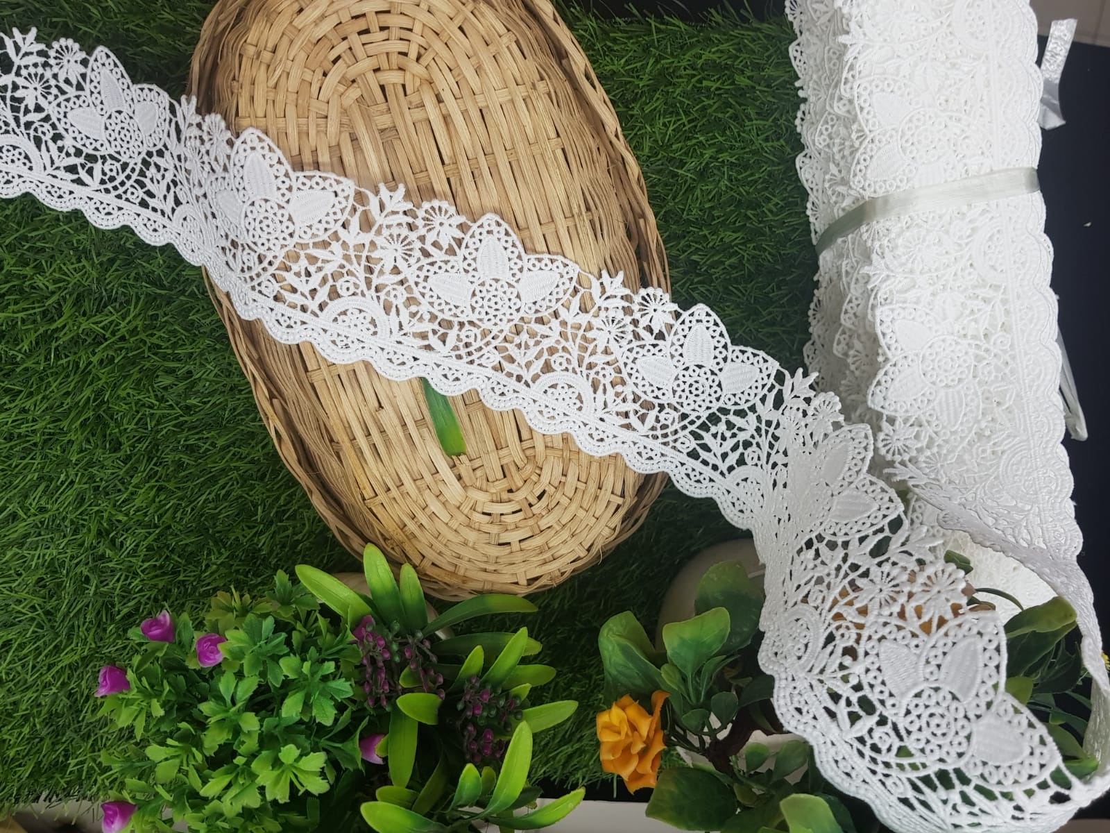 16714-Milky LACE