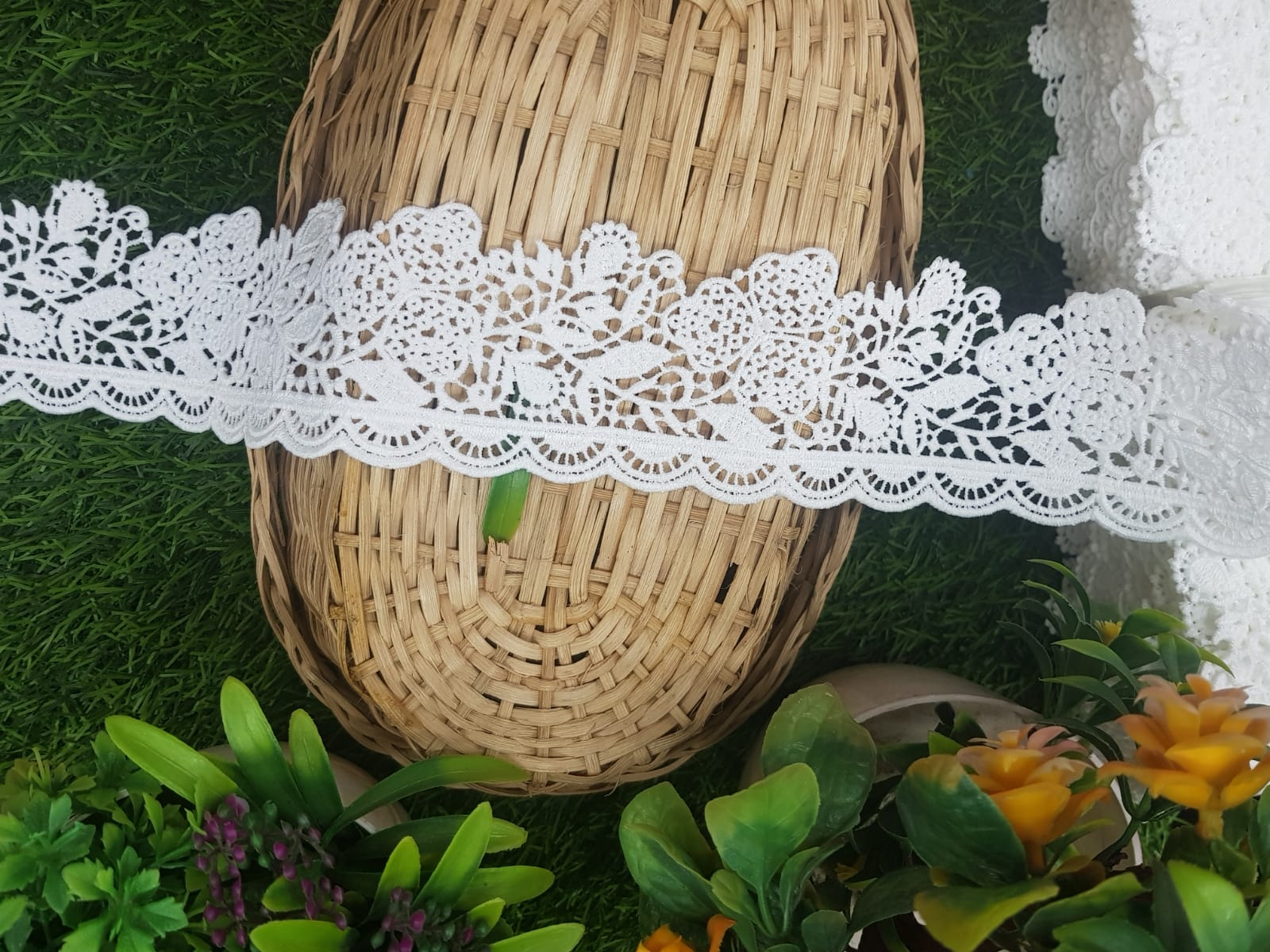 16717-Milky LACE