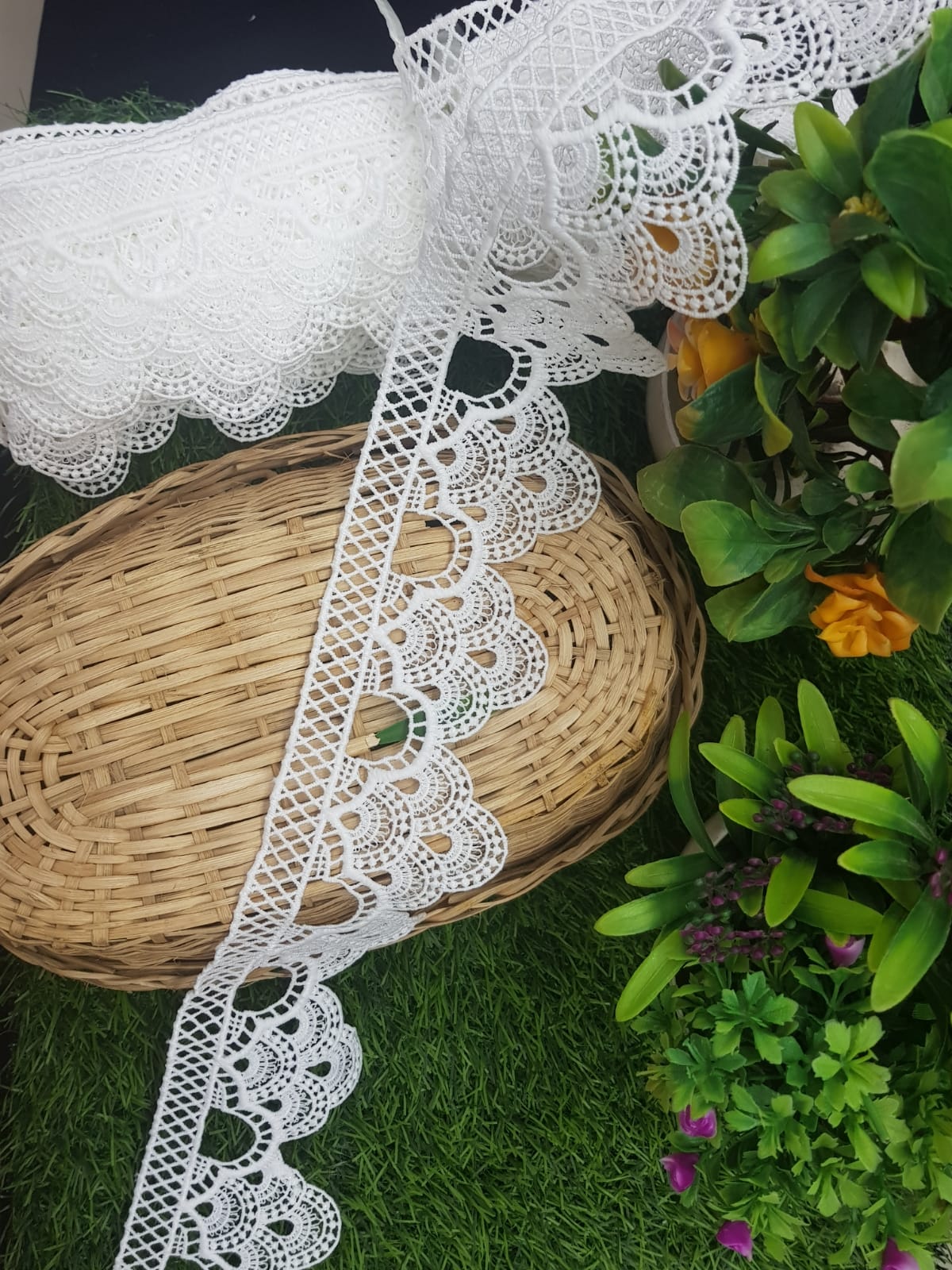 16725-Milky LACE