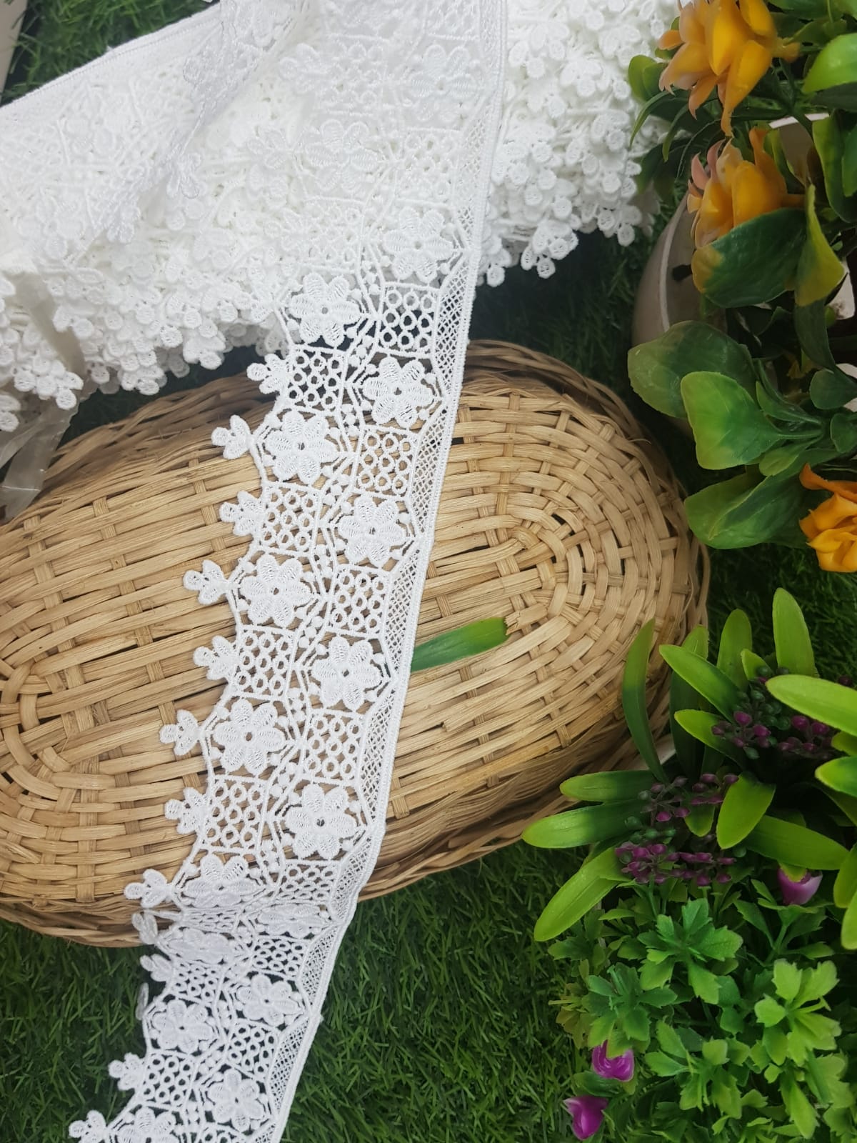16719-Milky LACE