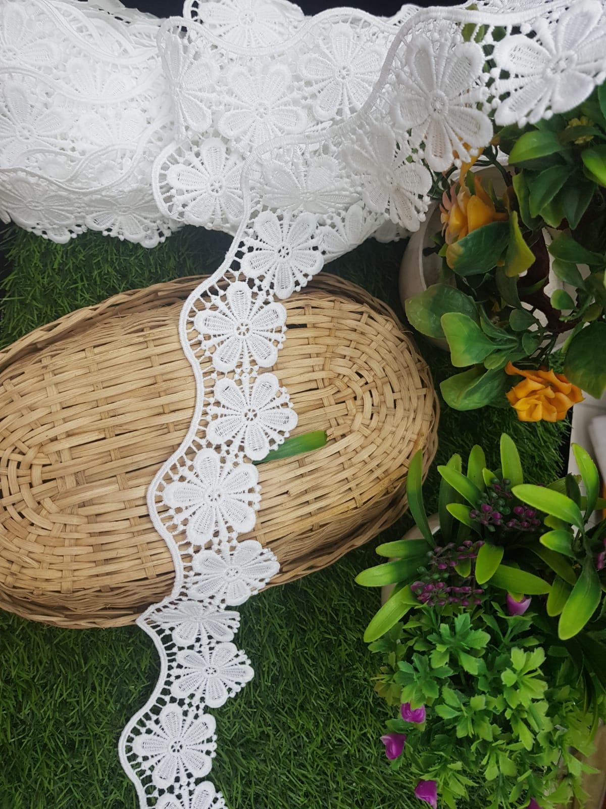16718-Milky LACE