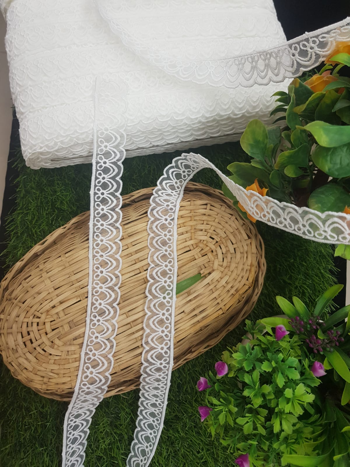16685-Milky LACE