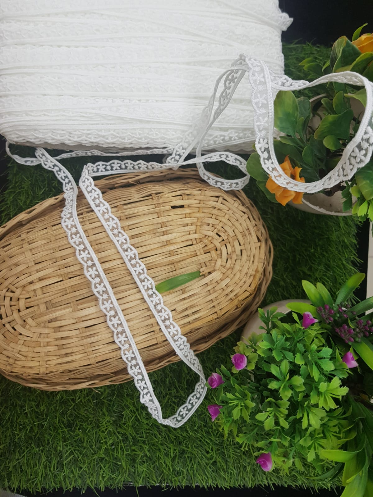 16672-Milky LACE