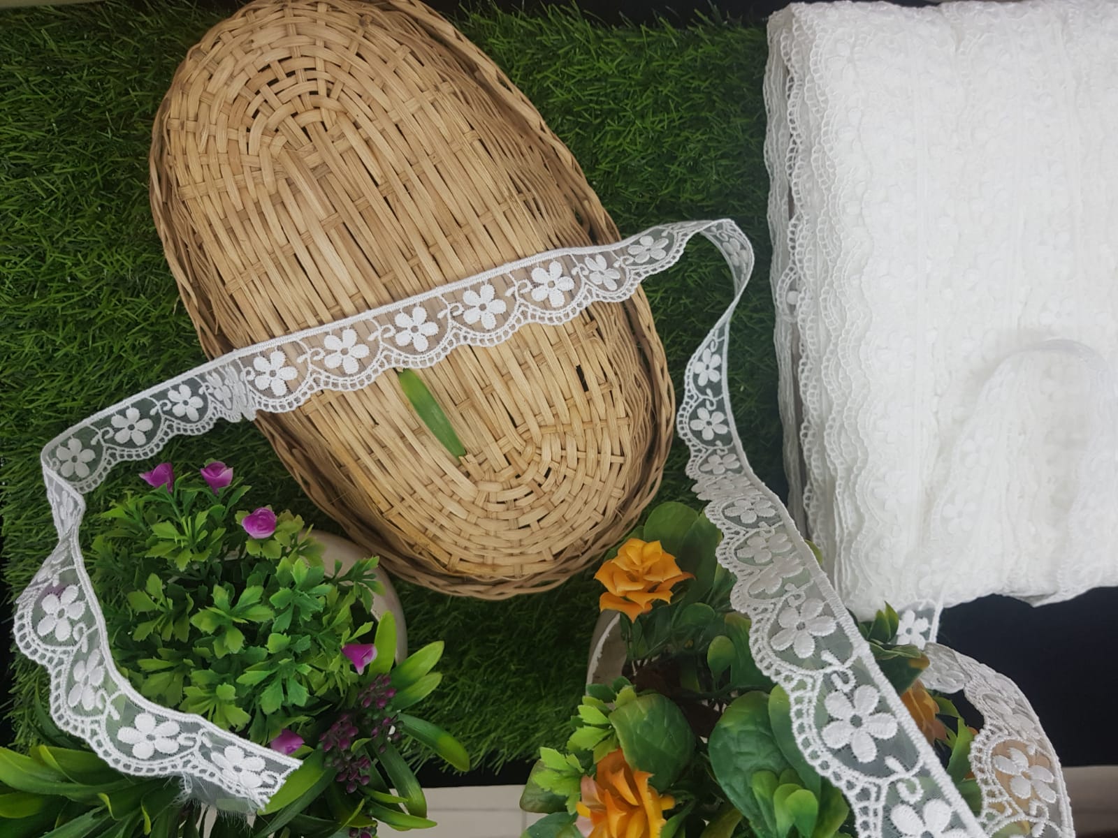 16673-Milky LACE
