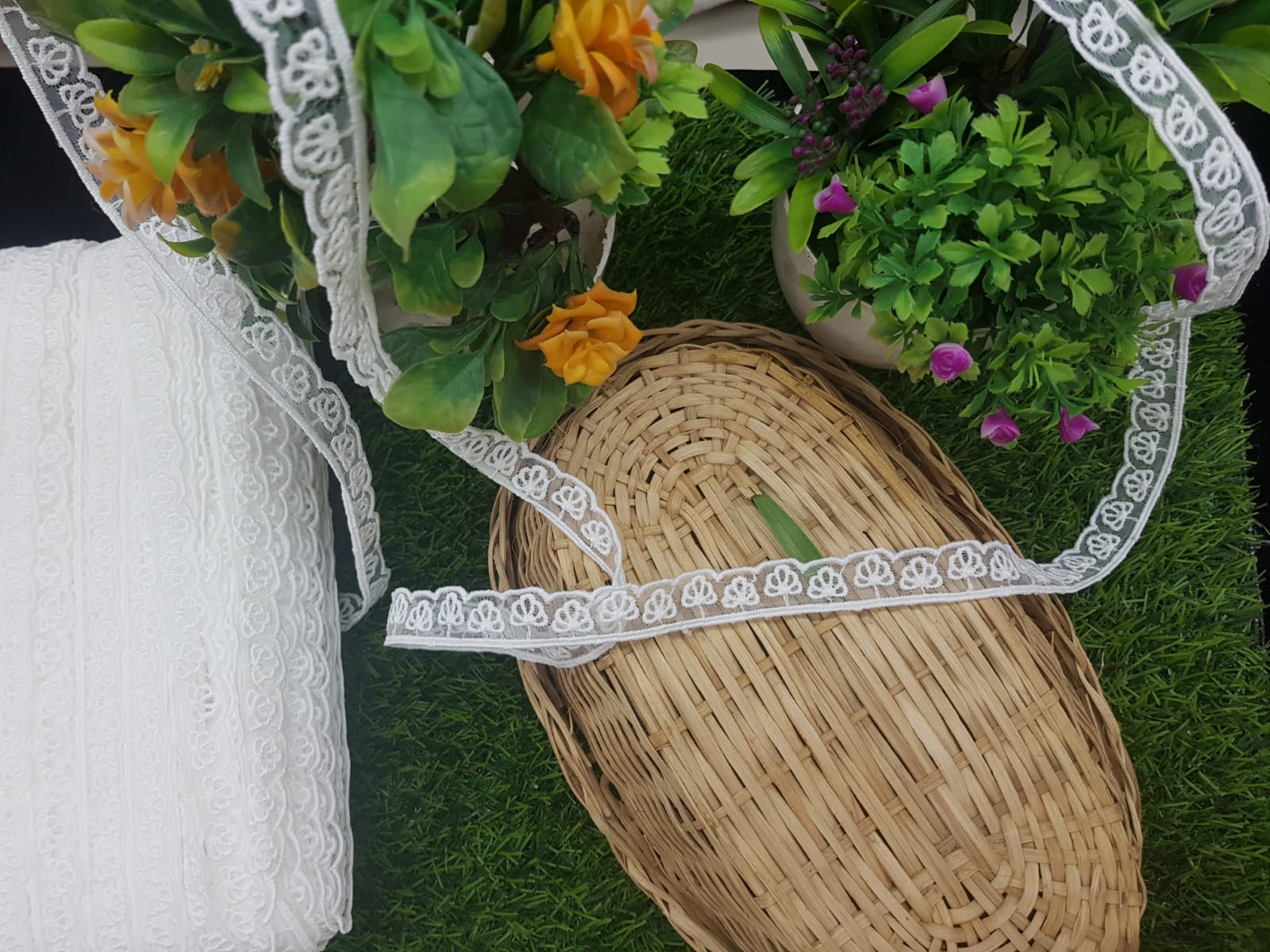16674-Milky LACE