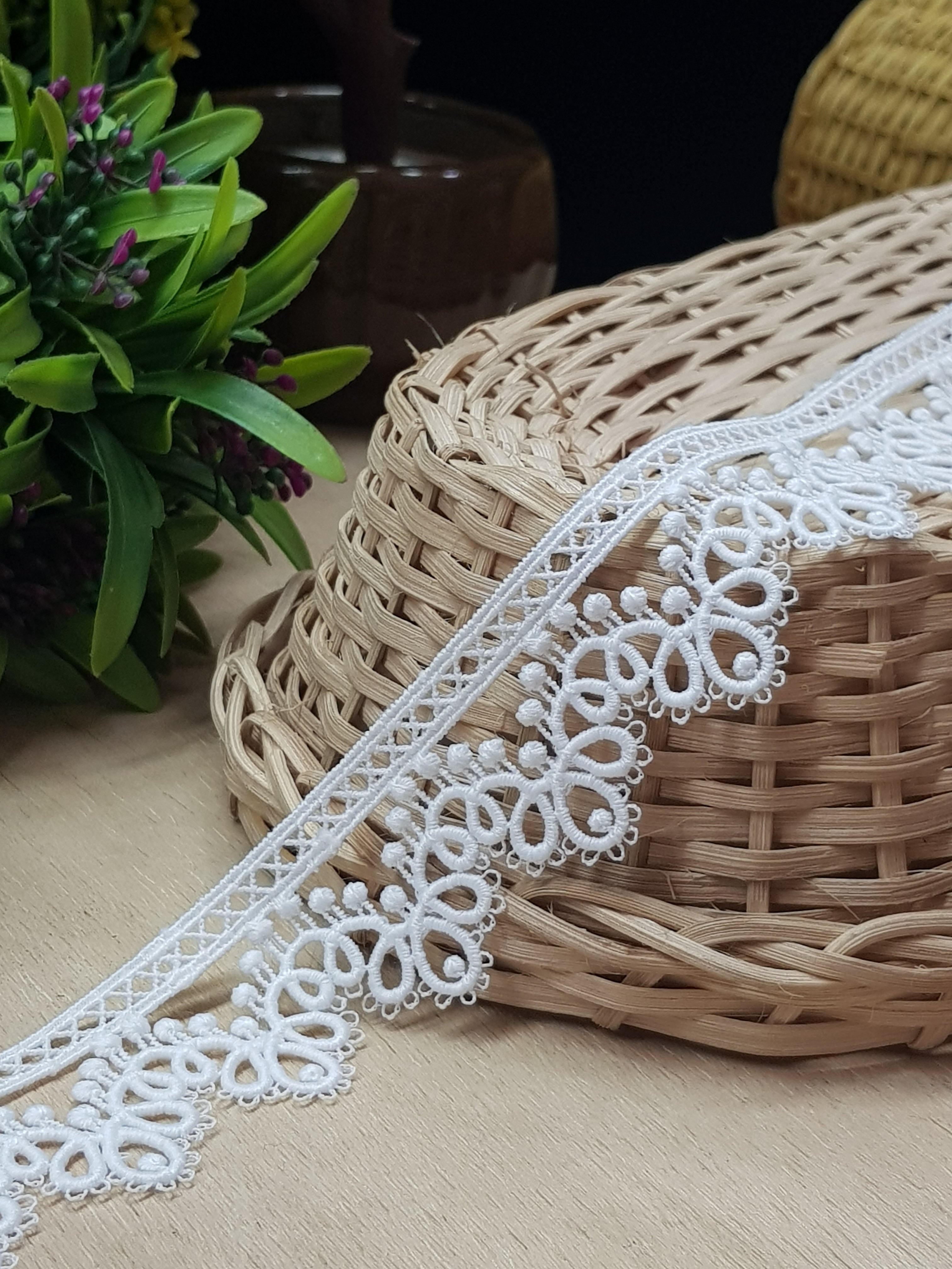 LC11948 - Milky Lace